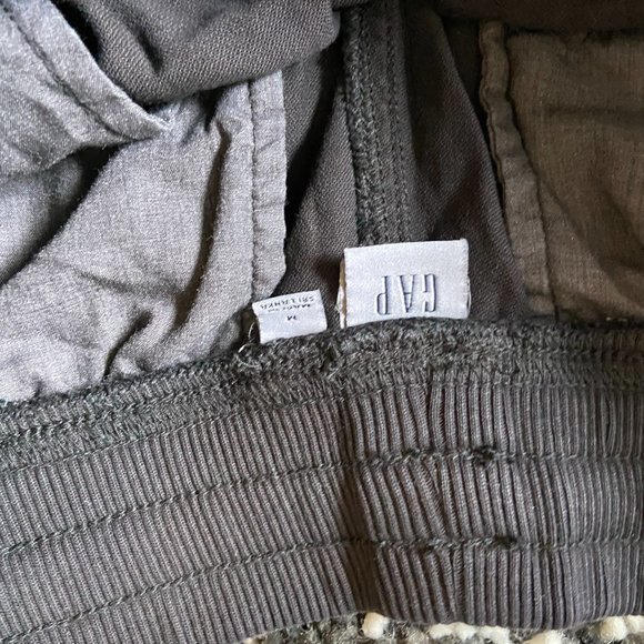 GAP Pull On Shorts in Black - Picture 3 of 7